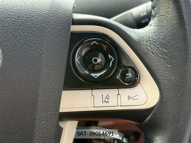 Toyota PRIUS 2016-10 8223202-10