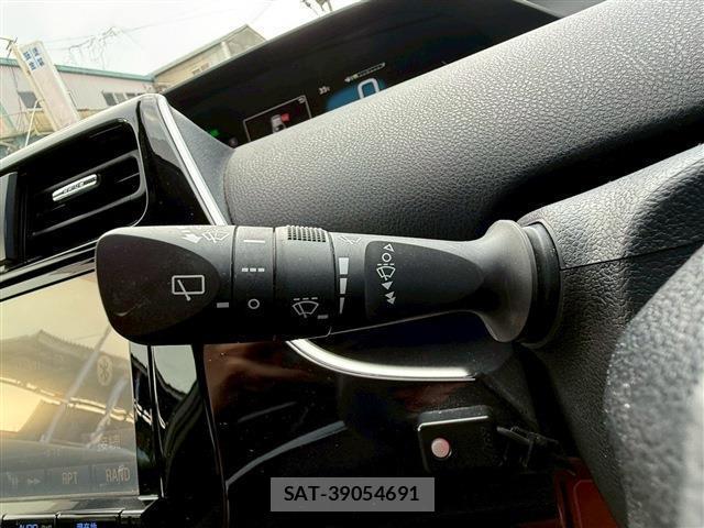 Toyota PRIUS 2016-10 8223202-11