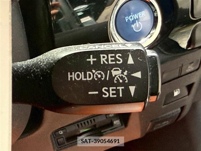 Toyota PRIUS 2016-10 8223202-13