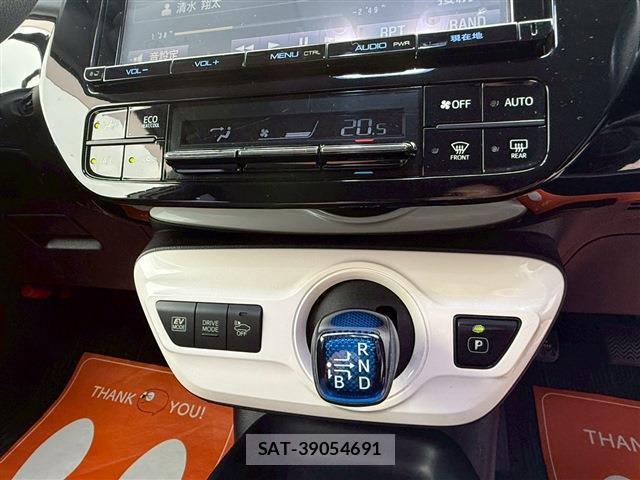 Toyota PRIUS 2016-10 8223202-16
