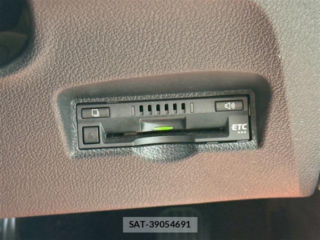Toyota PRIUS 2016-10 8223202-18