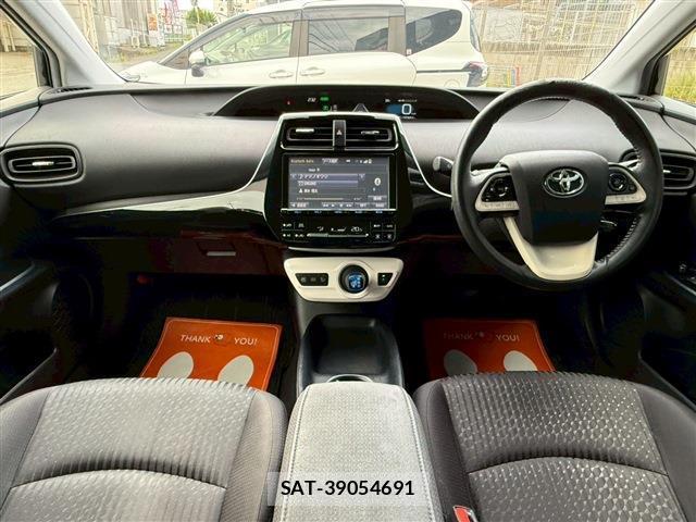 Toyota PRIUS 2016-10 8223202-2