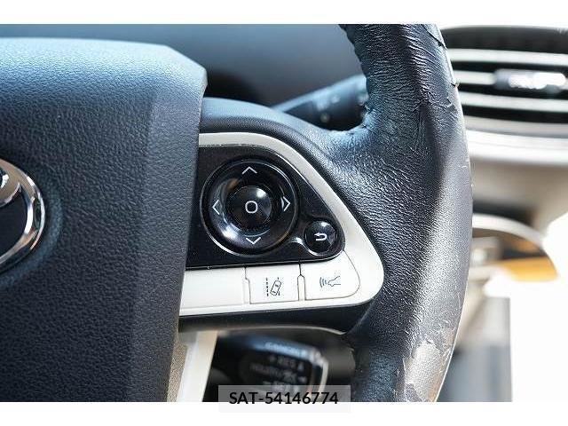 Toyota PRIUS 2017-05 8223244-9