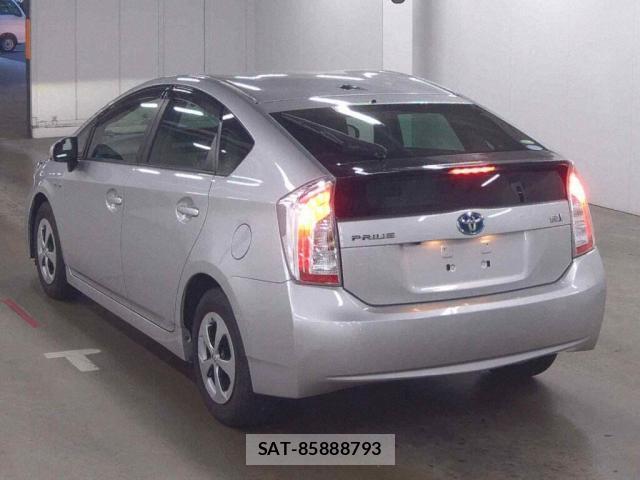 Toyota PRIUS 2014-03 8223346-1