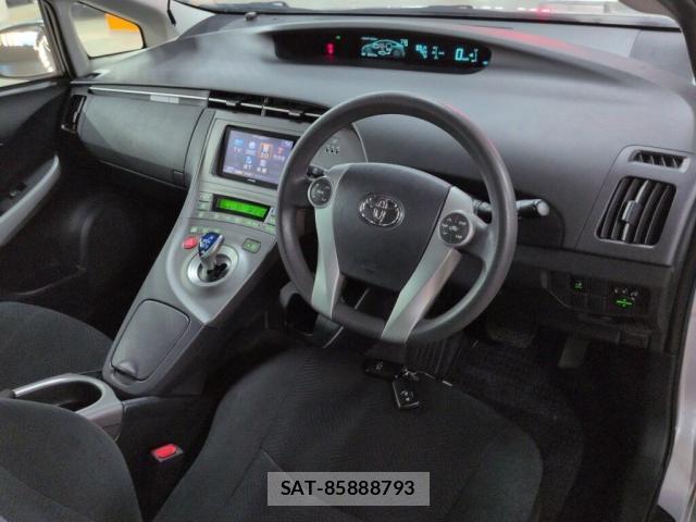 Toyota PRIUS 2014-03 8223346-2