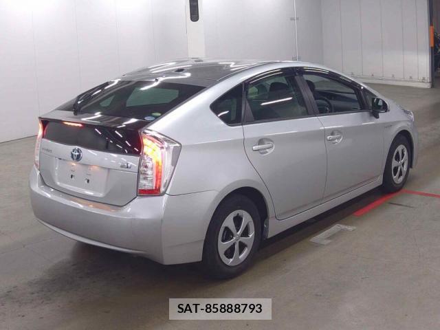 Toyota PRIUS 2014-03 8223346-4