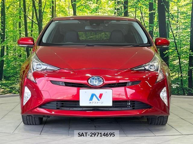 Toyota PRIUS 2018-06 8223516-13