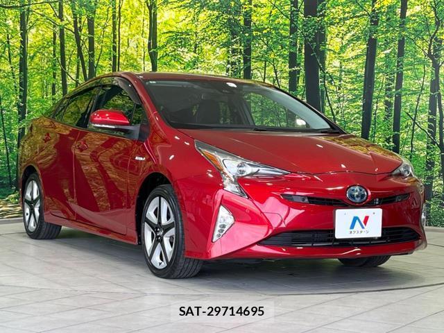 Toyota PRIUS 2018-06 8223516-15
