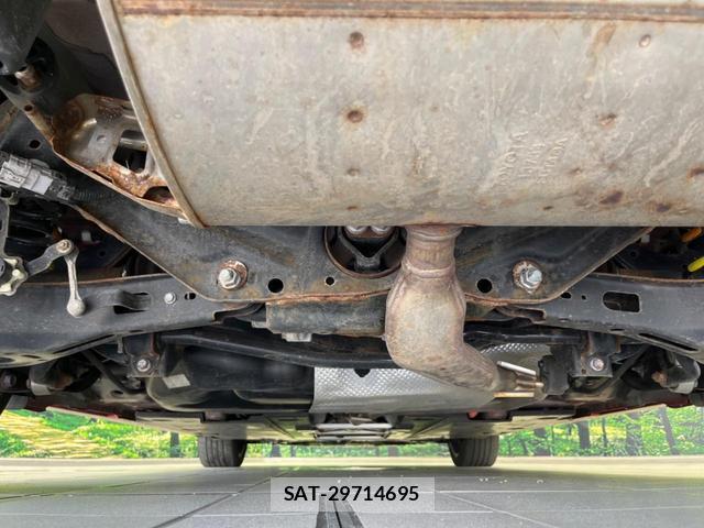 Toyota PRIUS 2018-06 8223516-18