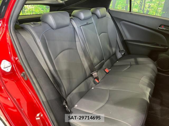 Toyota PRIUS 2018-06 8223516-8