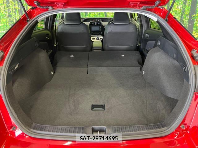 Toyota PRIUS 2018-06 8223516-9