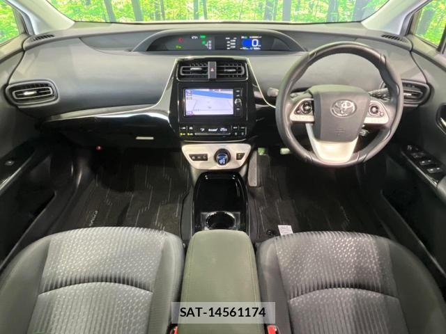 Toyota PRIUS 2018-03 8223524-1