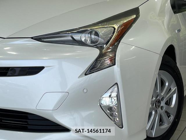 Toyota PRIUS 2018-03 8223524-11