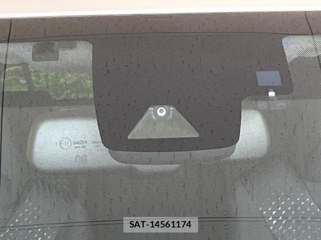 Toyota PRIUS 2018-03 8223524-4