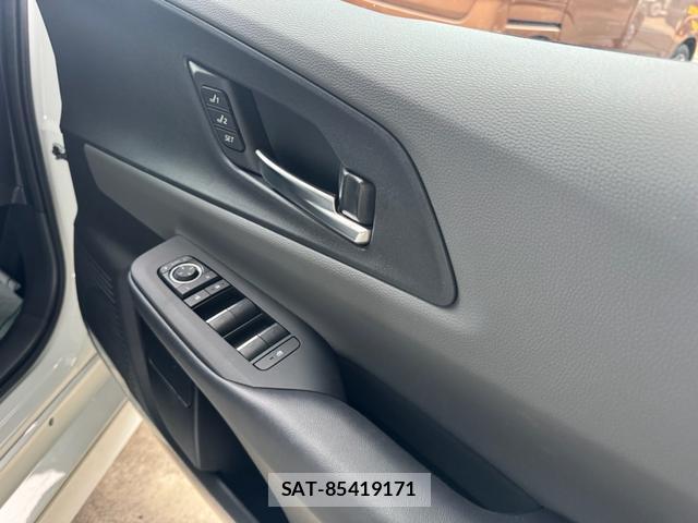 Toyota PRIUS 2024-03 8223543-18