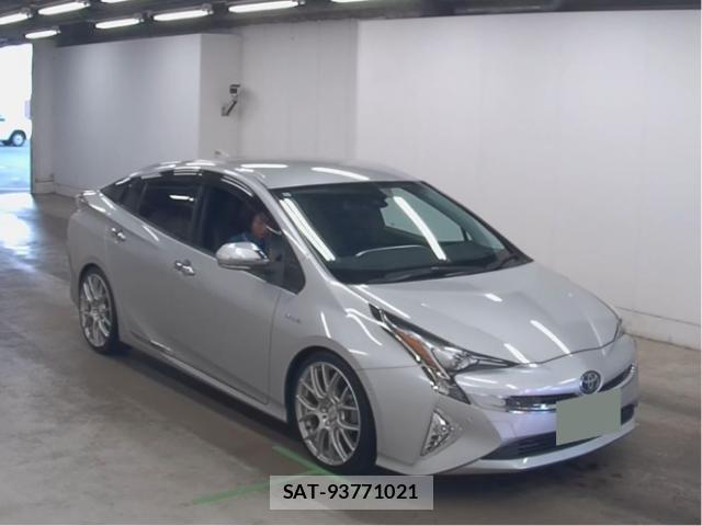 Toyota PRIUS 2018-01 8223684-0