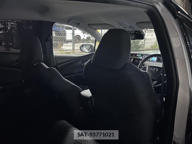 Toyota PRIUS 2018-01 8223684-10