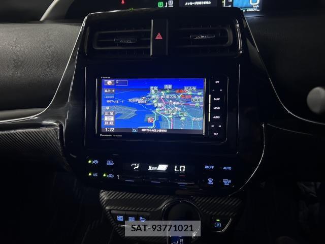 Toyota PRIUS 2018-01 8223684-11