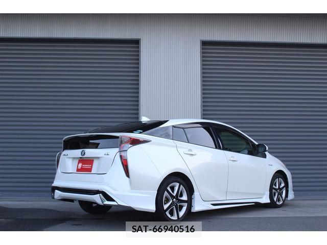Toyota PRIUS 2016-09 8223690-1