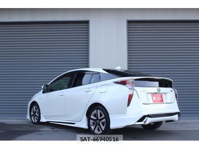 Toyota PRIUS 2016-09 8223690-2