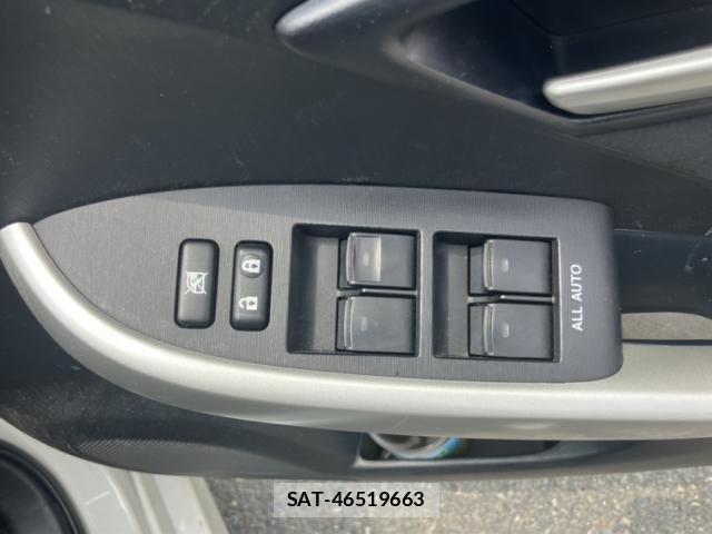 Toyota PRIUS 2013-08 8223748-10