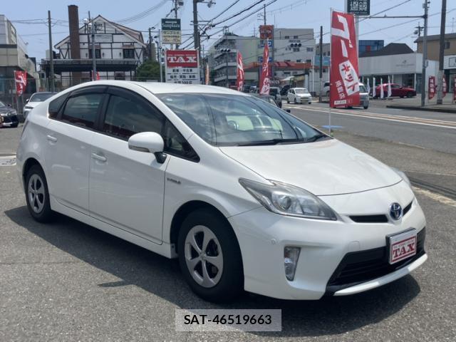 Toyota PRIUS 2013-08 8223748-15