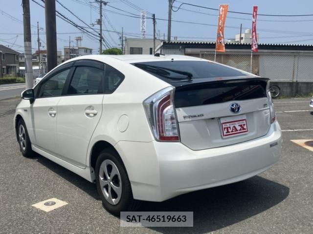 Toyota PRIUS 2013-08 8223748-17