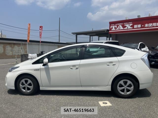 Toyota PRIUS 2013-08 8223748-19