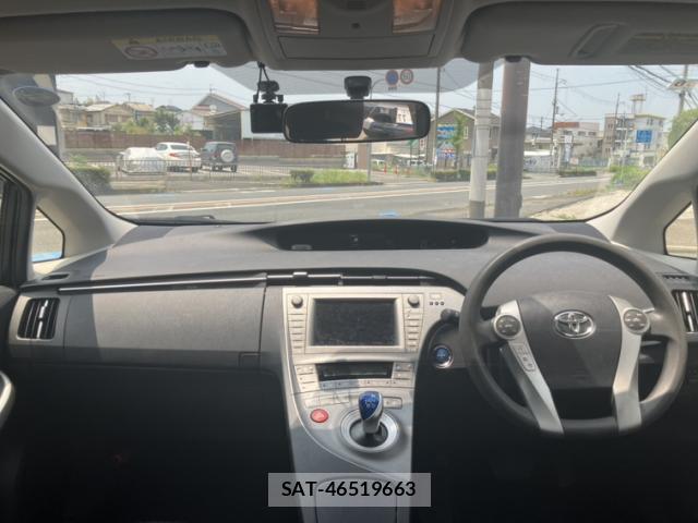 Toyota PRIUS 2013-08 8223748-2