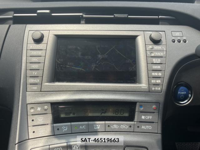 Toyota PRIUS 2013-08 8223748-6