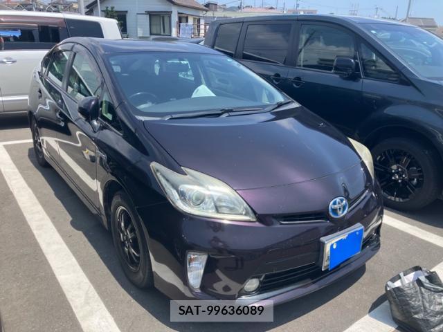 Toyota PRIUS 2013-08 8223886-2