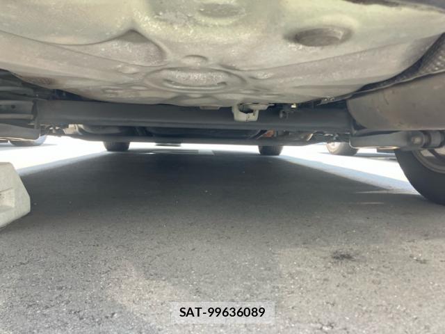 Toyota PRIUS 2013-08 8223886-4