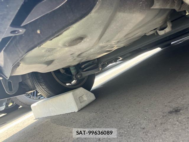 Toyota PRIUS 2013-08 8223886-5