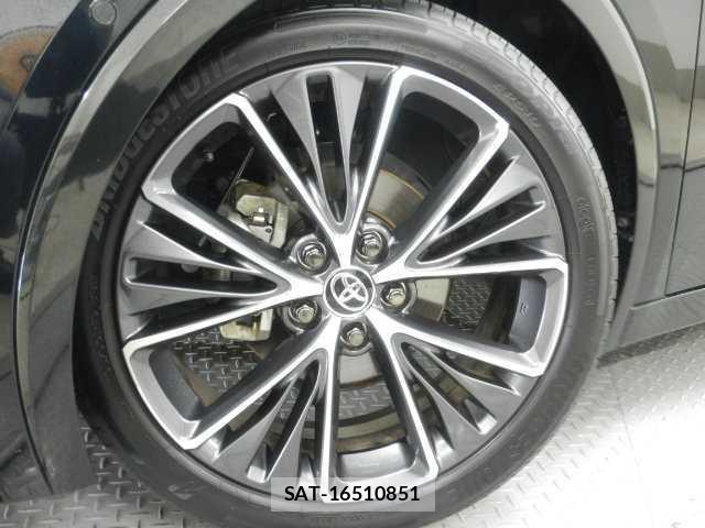 Toyota PRIUS 2023-06 8223942-15