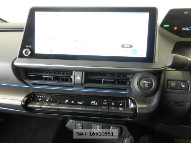 Toyota PRIUS 2023-06 8223942-6