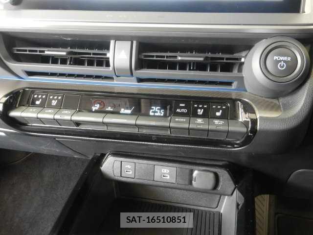 Toyota PRIUS 2023-06 8223942-9
