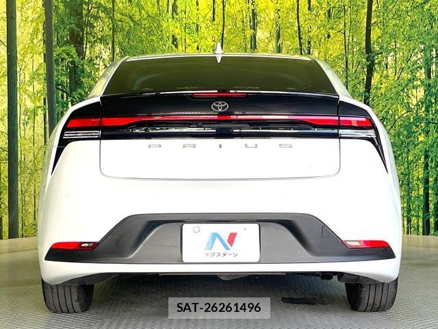Toyota PRIUS 2023-12 8223976-14