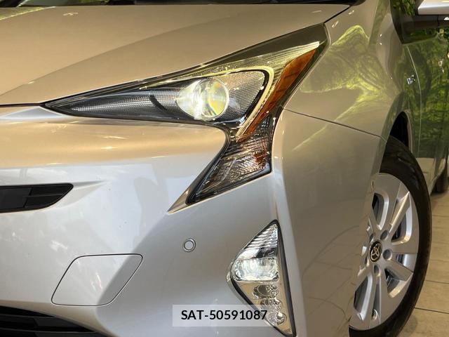 Toyota PRIUS 2017-11 8224231-12