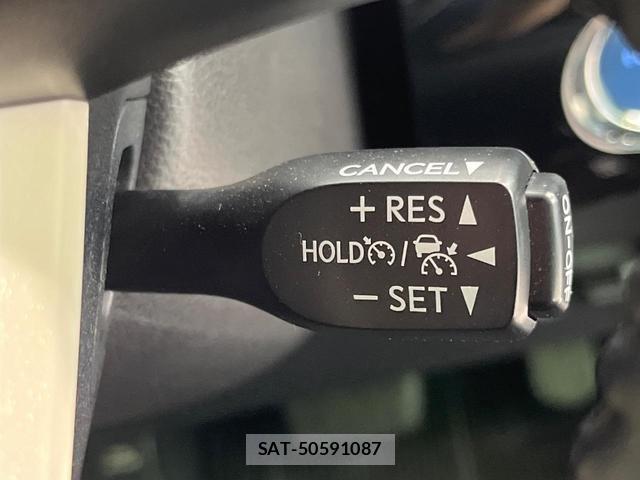 Toyota PRIUS 2017-11 8224231-5