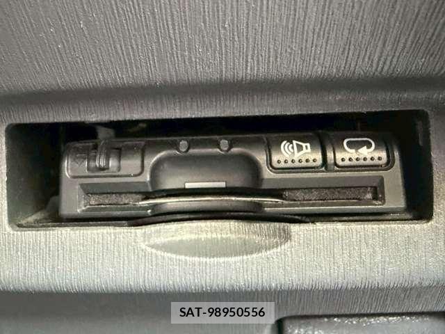 Toyota PRIUS 2011-12 8224319-7
