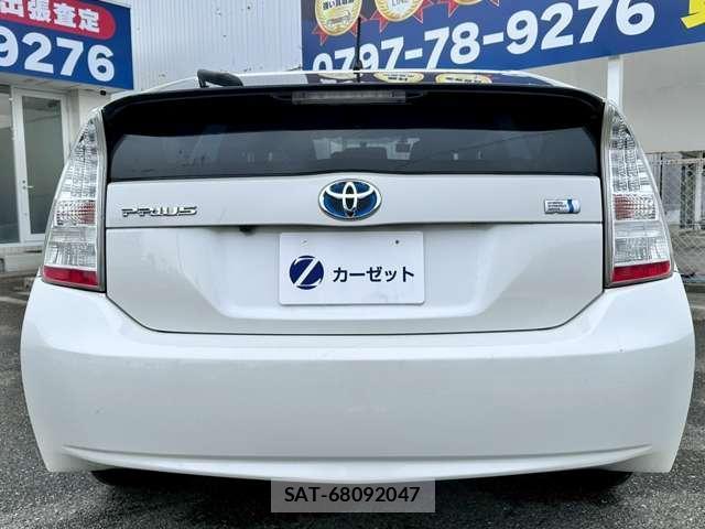 Toyota PRIUS 2010-08 8224320-10
