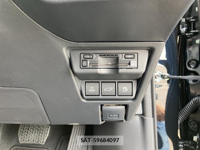Toyota PRIUS 2025-03 8224542-4
