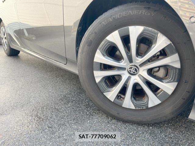 Toyota PRIUS 2020-05 8224708-12