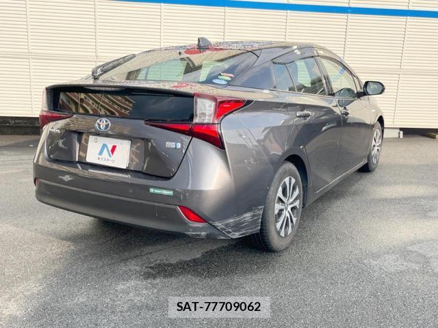 Toyota PRIUS 2020-05 8224708-16