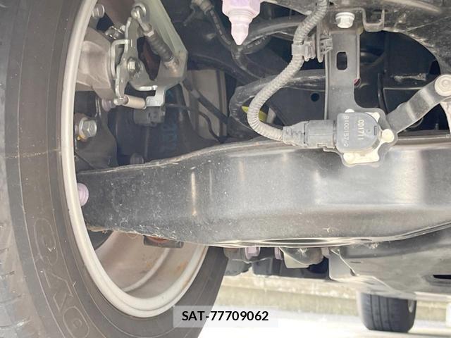 Toyota PRIUS 2020-05 8224708-19