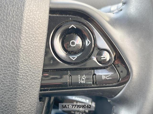 Toyota PRIUS 2020-05 8224708-4