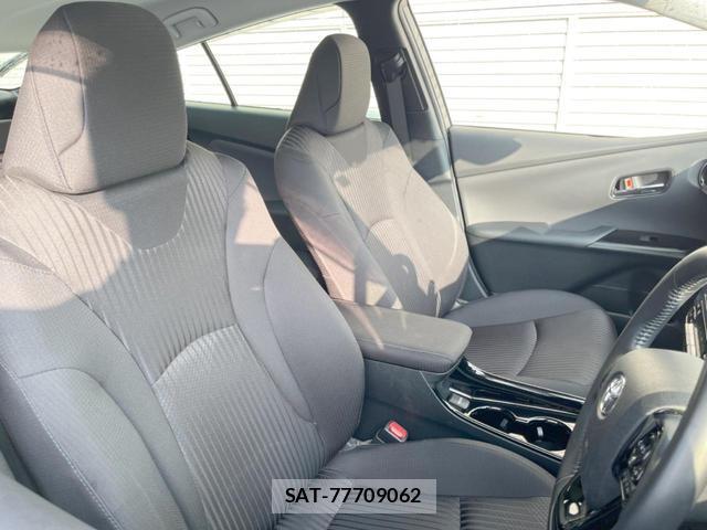 Toyota PRIUS 2020-05 8224708-7