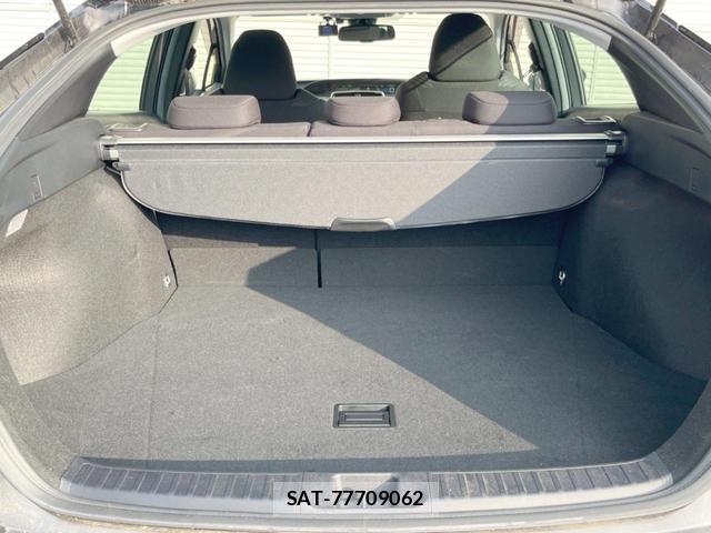 Toyota PRIUS 2020-05 8224708-9
