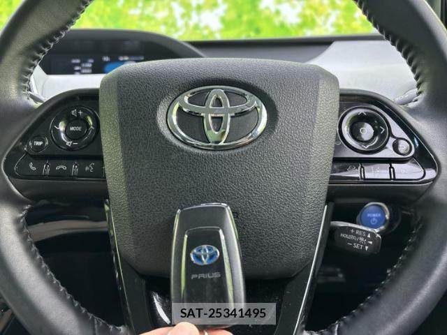 Toyota PRIUS 2019-05 8225082-13
