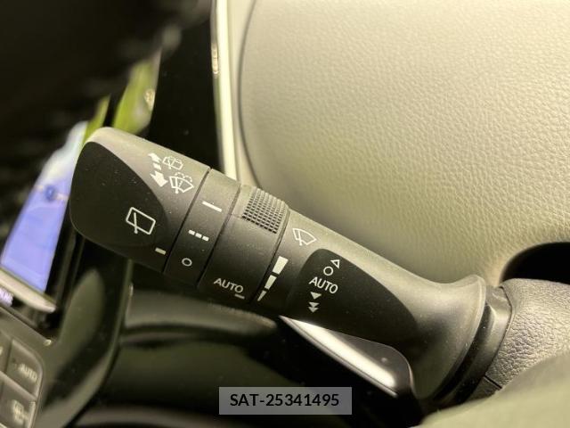 Toyota PRIUS 2019-05 8225082-15